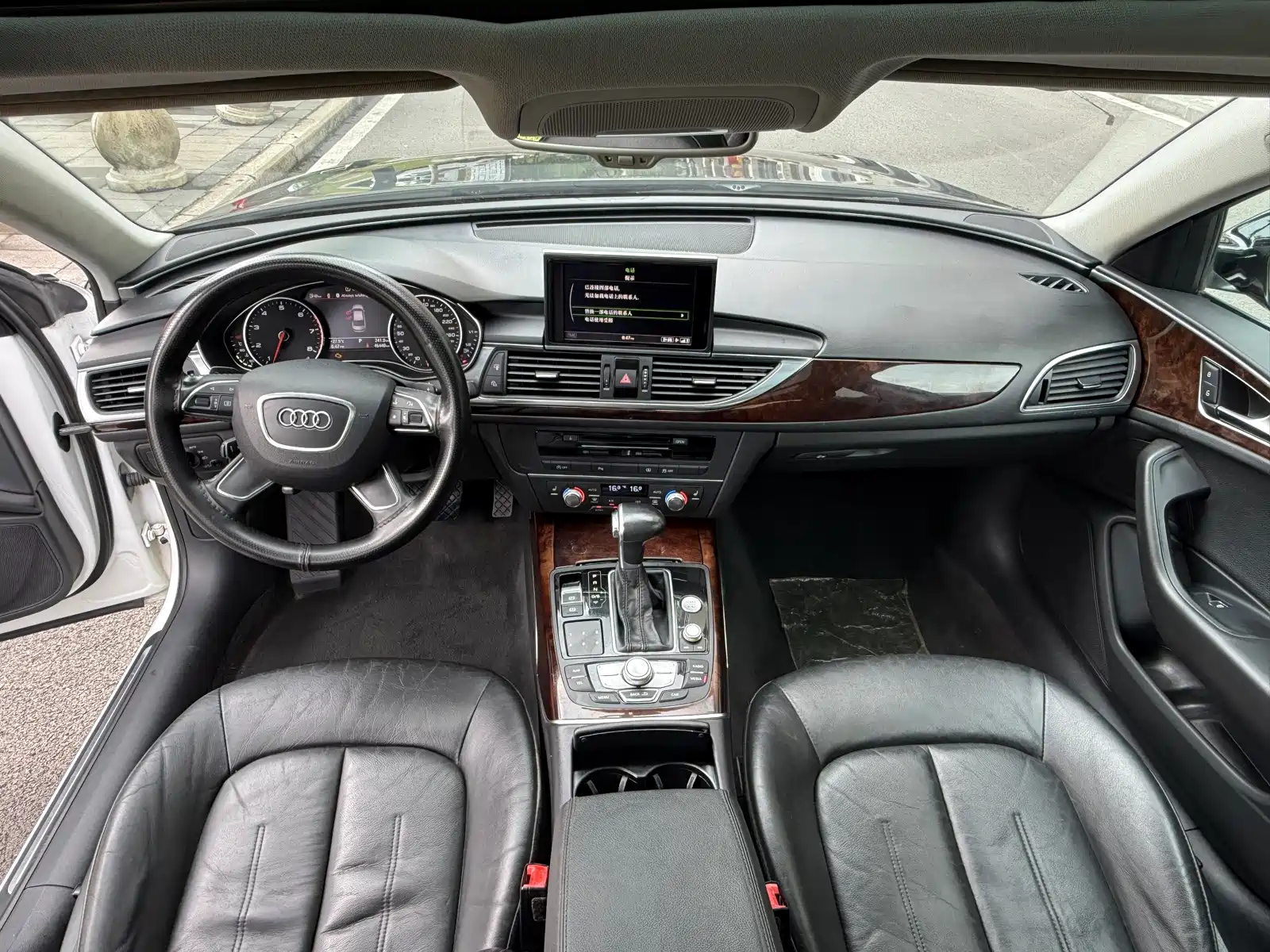 Фото 5 - Audi A6L