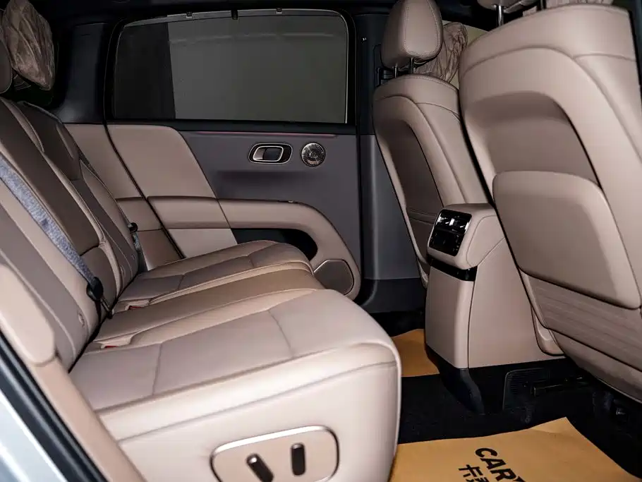 Li Auto i6 2026 2025 2WD Base Model