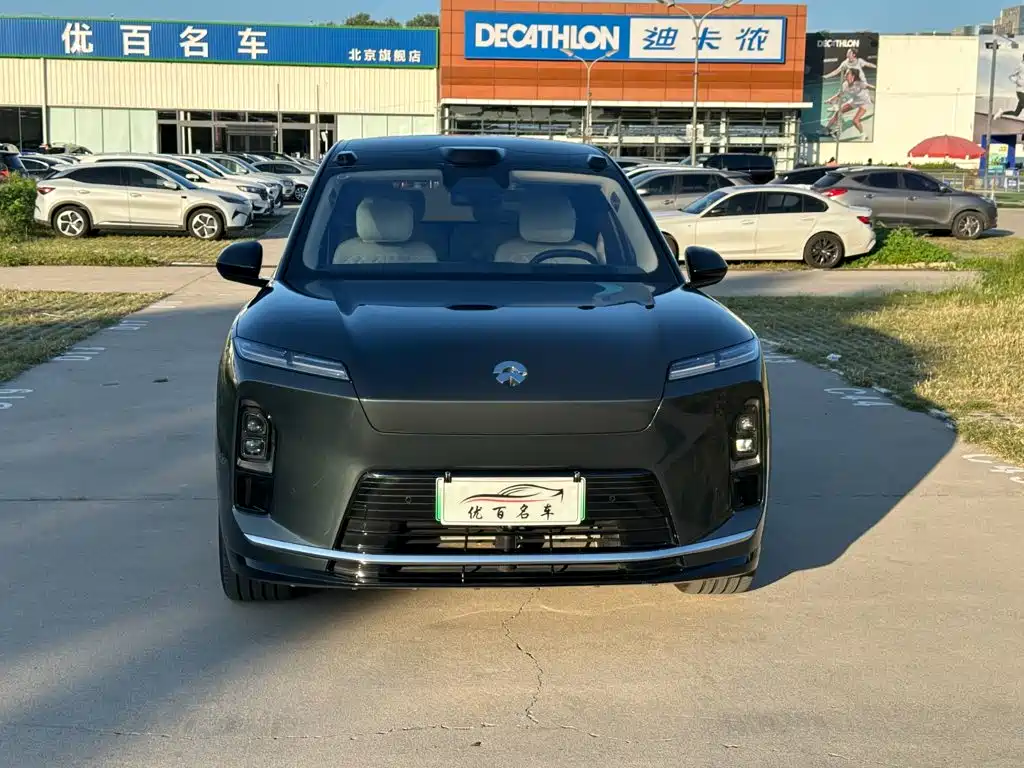 Фото 2 - NIO ES8