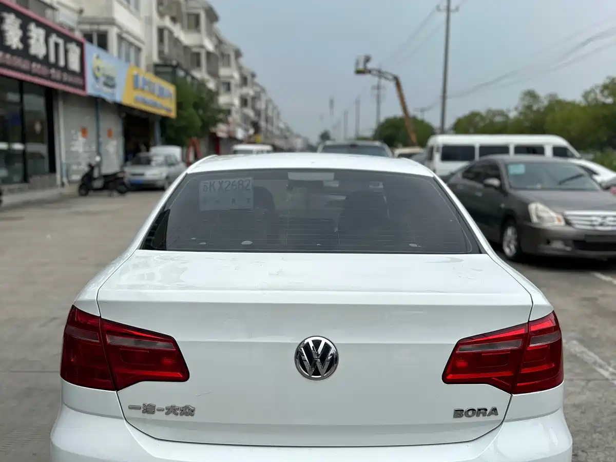 Volkswagen Bora 2013 2013 1.6L Automatic Fashion Model