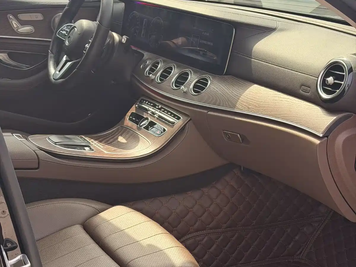 Mercedes-Benz E-Class 2019 E 200 L фото 8
