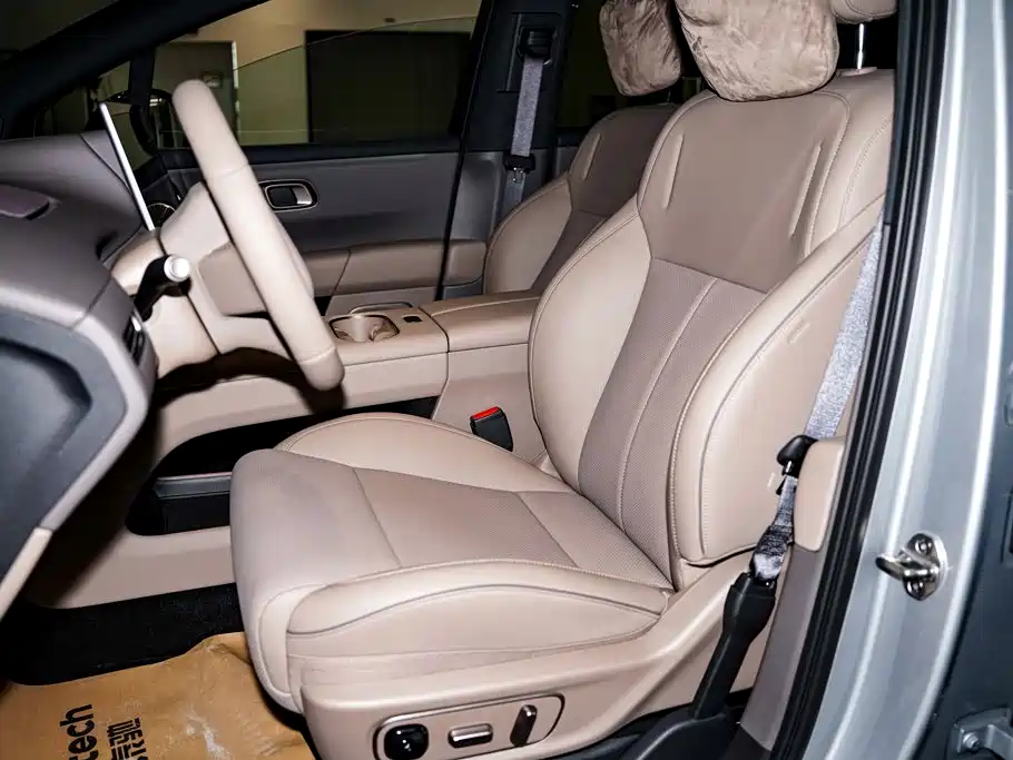 Li Auto i6 2026 2025 2WD Base Model
