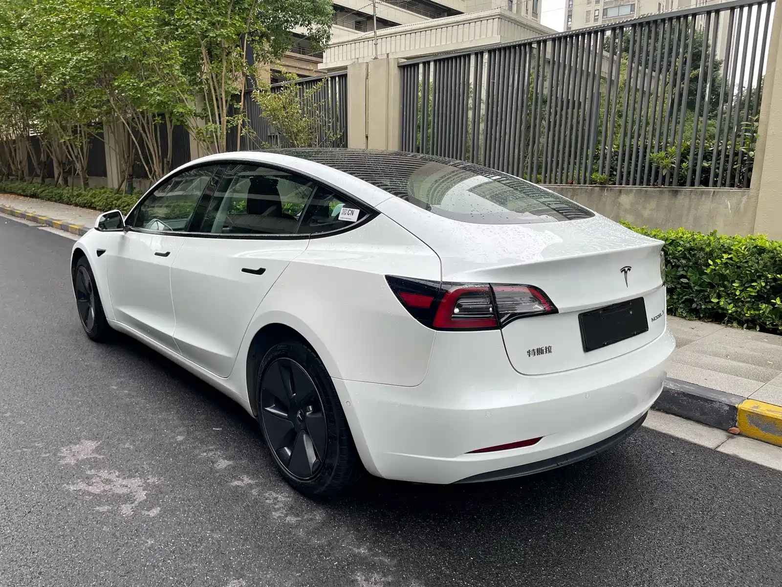 Фото 3 - Tesla Model 3