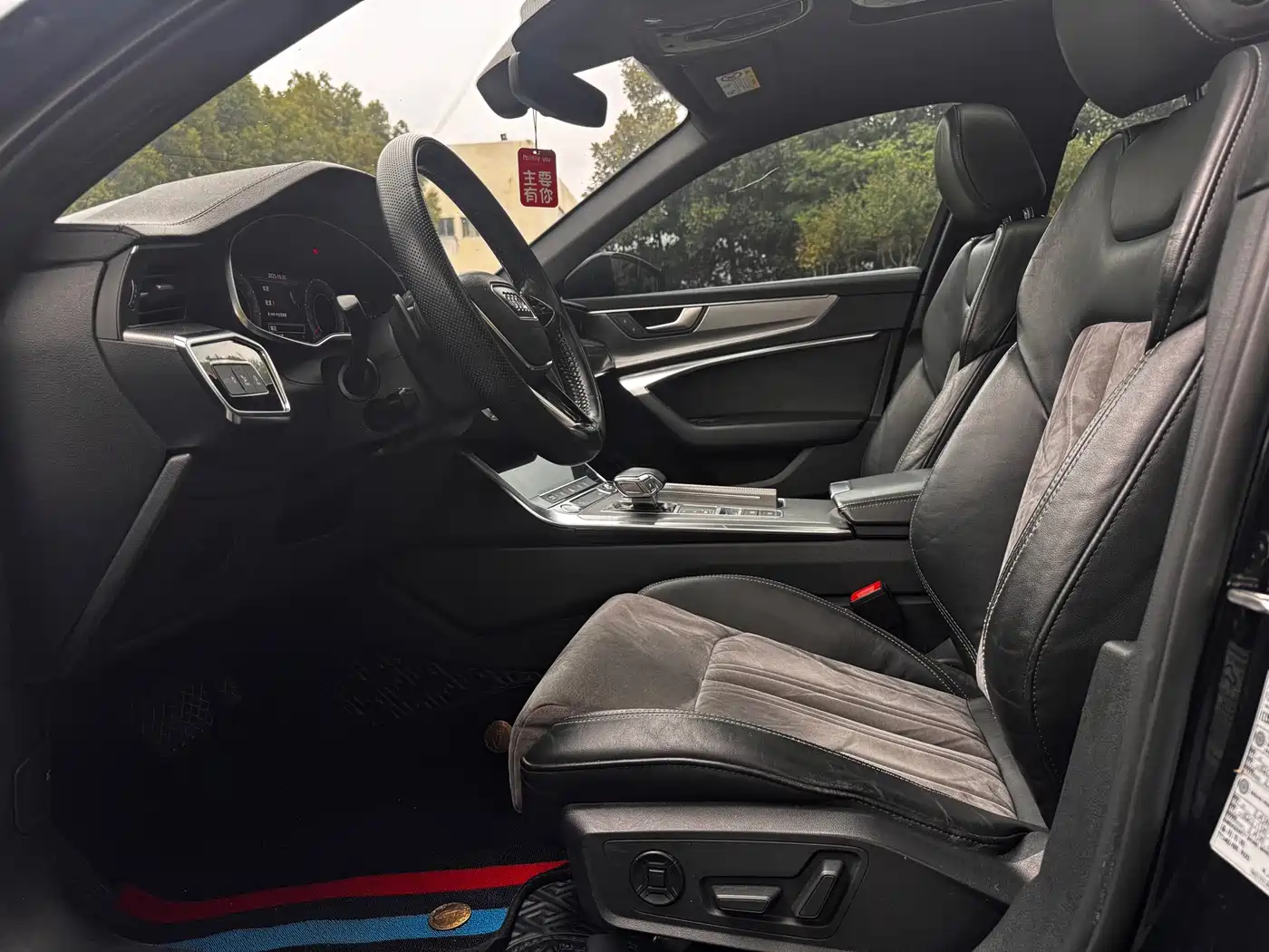 Фото 8 - Audi A6L