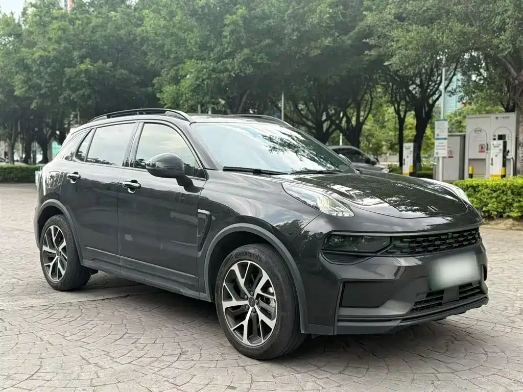 Lynk & Co 01 EM-P 2022 1.5TD PHEV Plus фото 22