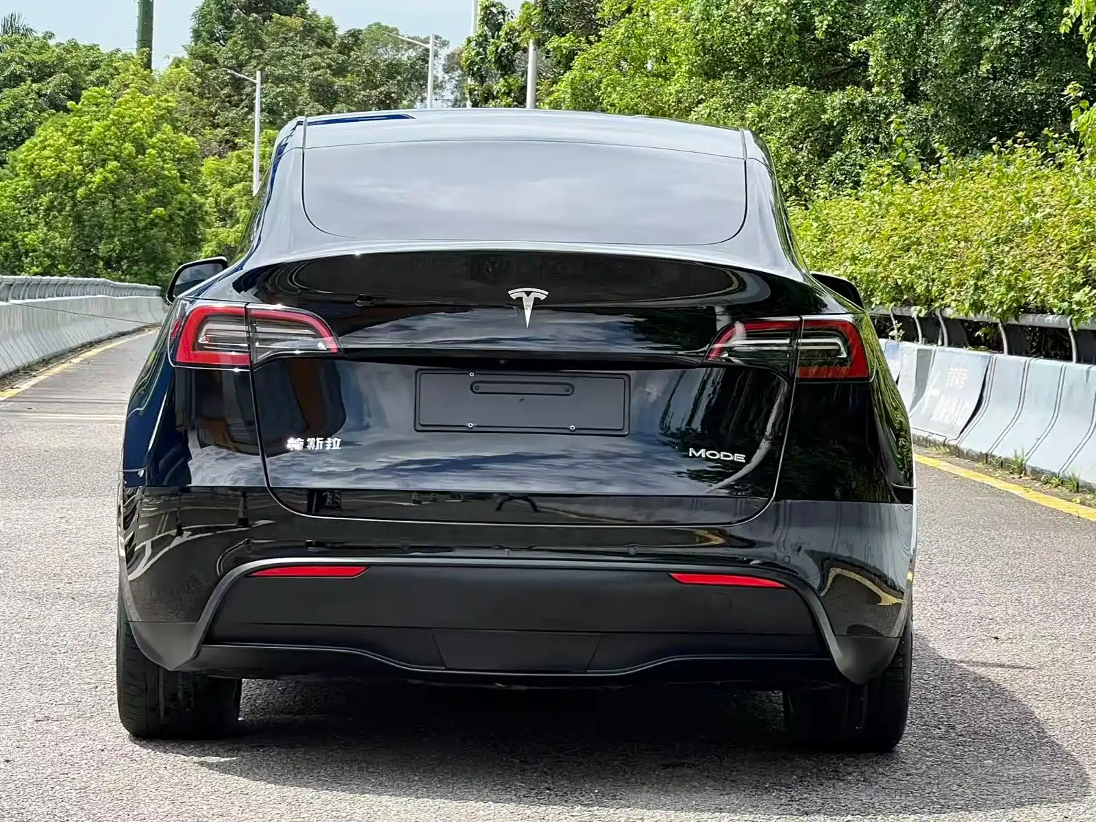 Фото 13 - Tesla Model Y