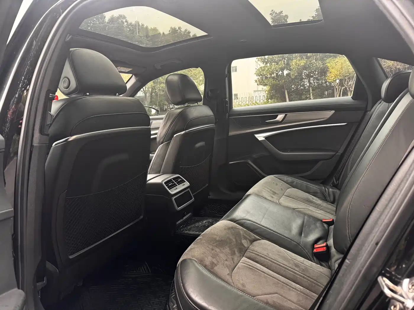 Фото 9 - Audi A6L