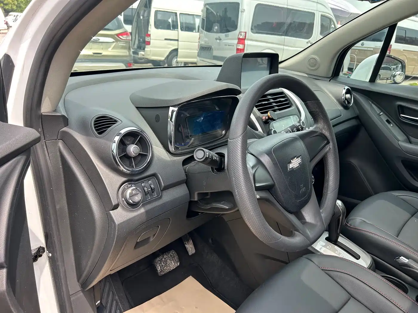 Chevrolet Trax 2016 1.4T Automatic 2WD Comfort Sunroof Edition фото 12