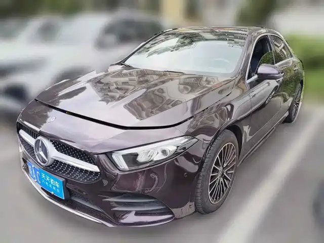 Mercedes-Benz A-Class 2020 Facelift A 200 L Sport Sedan Dynamic — фото 1