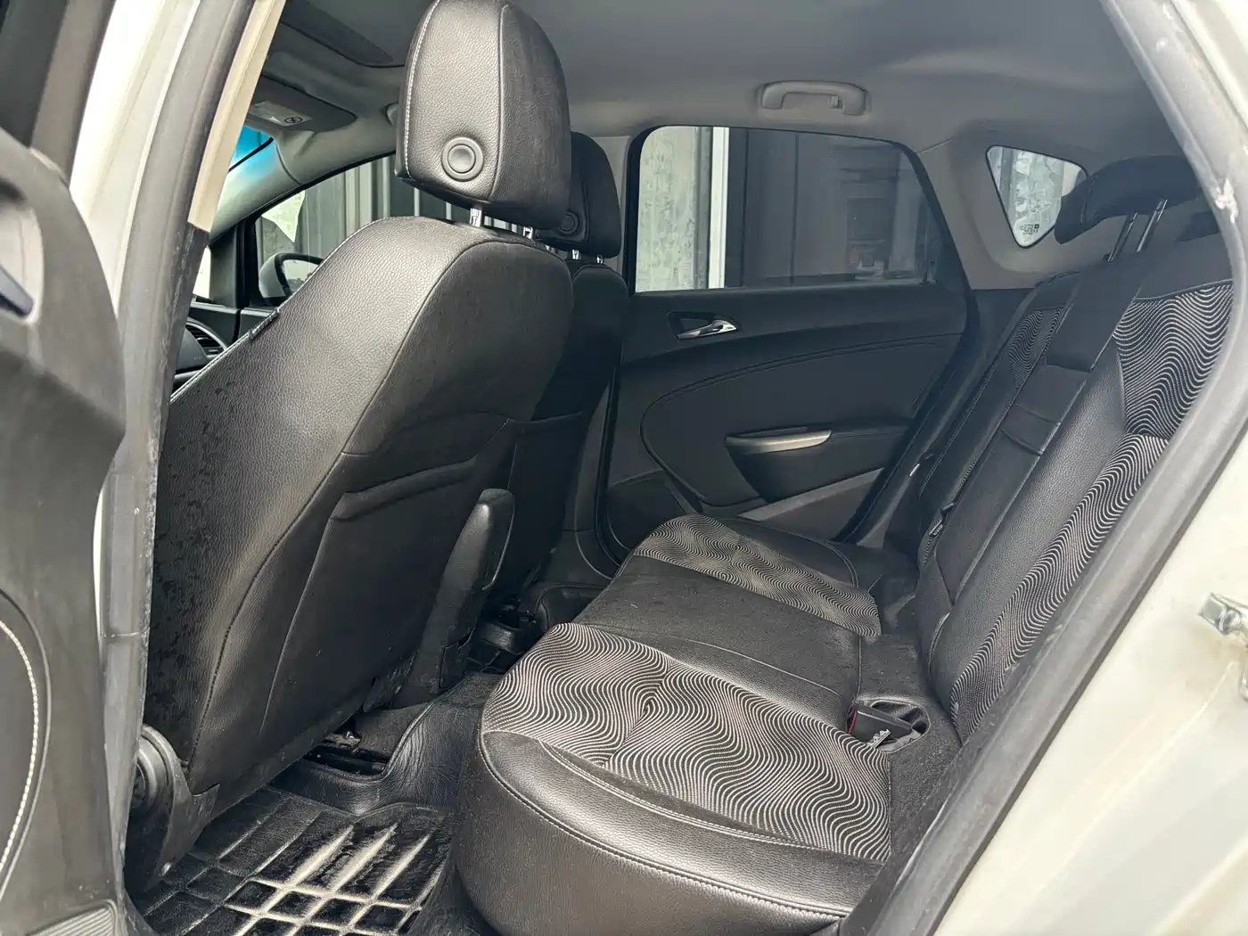 Photo 7 - Buick Excelle