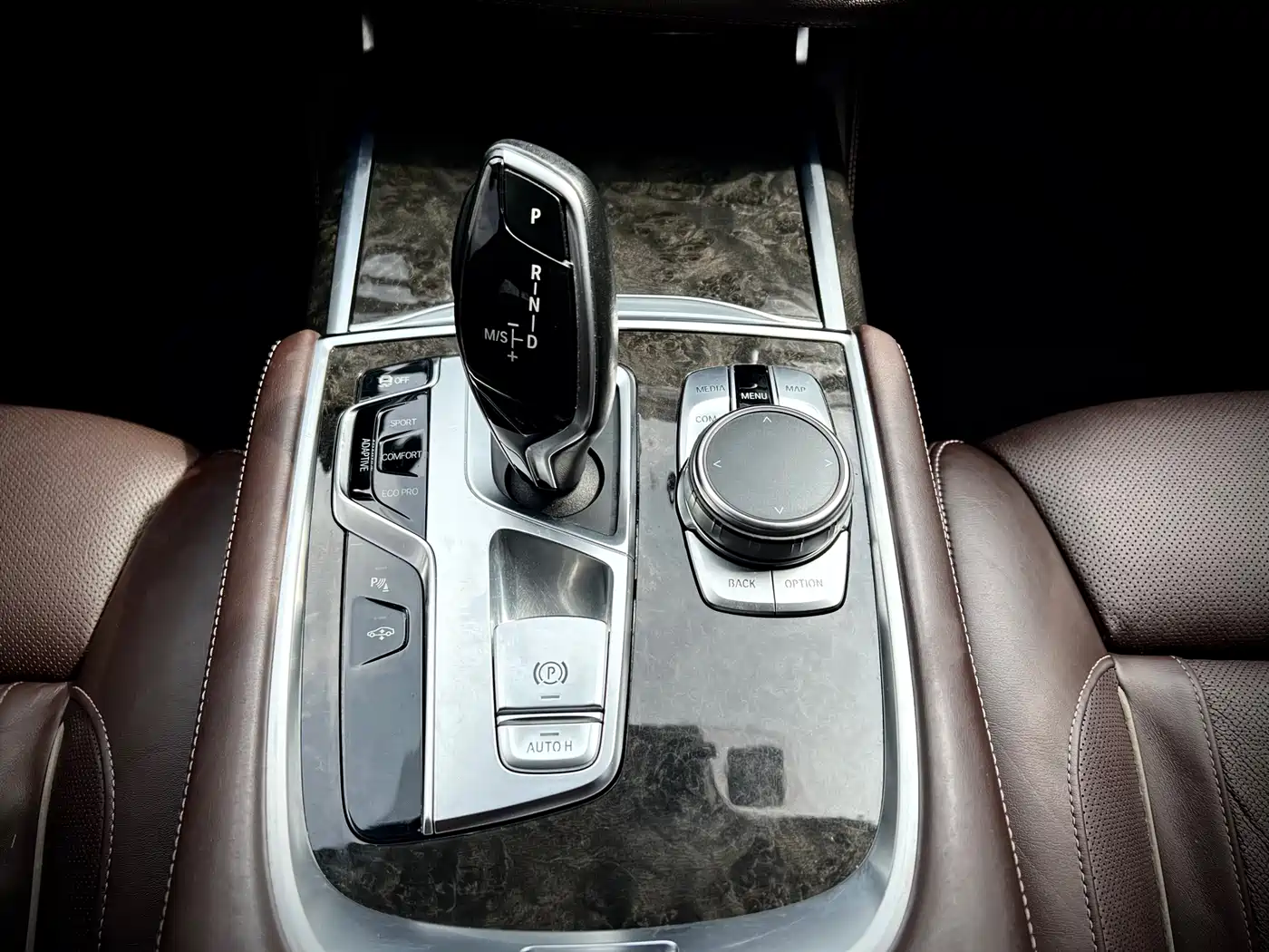 BMW 7 Series 2016 740Li Leading Edition фото 9