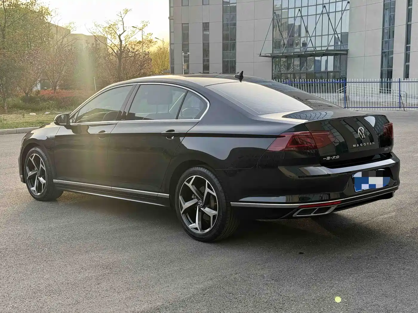 Volkswagen Magotan 2023 Model 2 Million Commemorative Edition 330TSI DSG Luxury фото 4