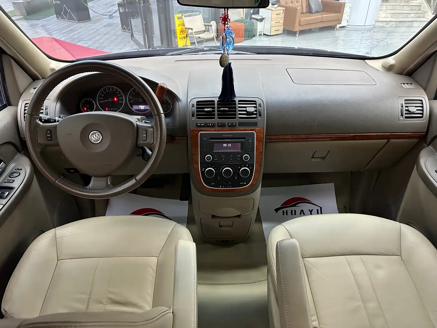Buick GL8 2011 2.4L LT Executive Edition фото 10