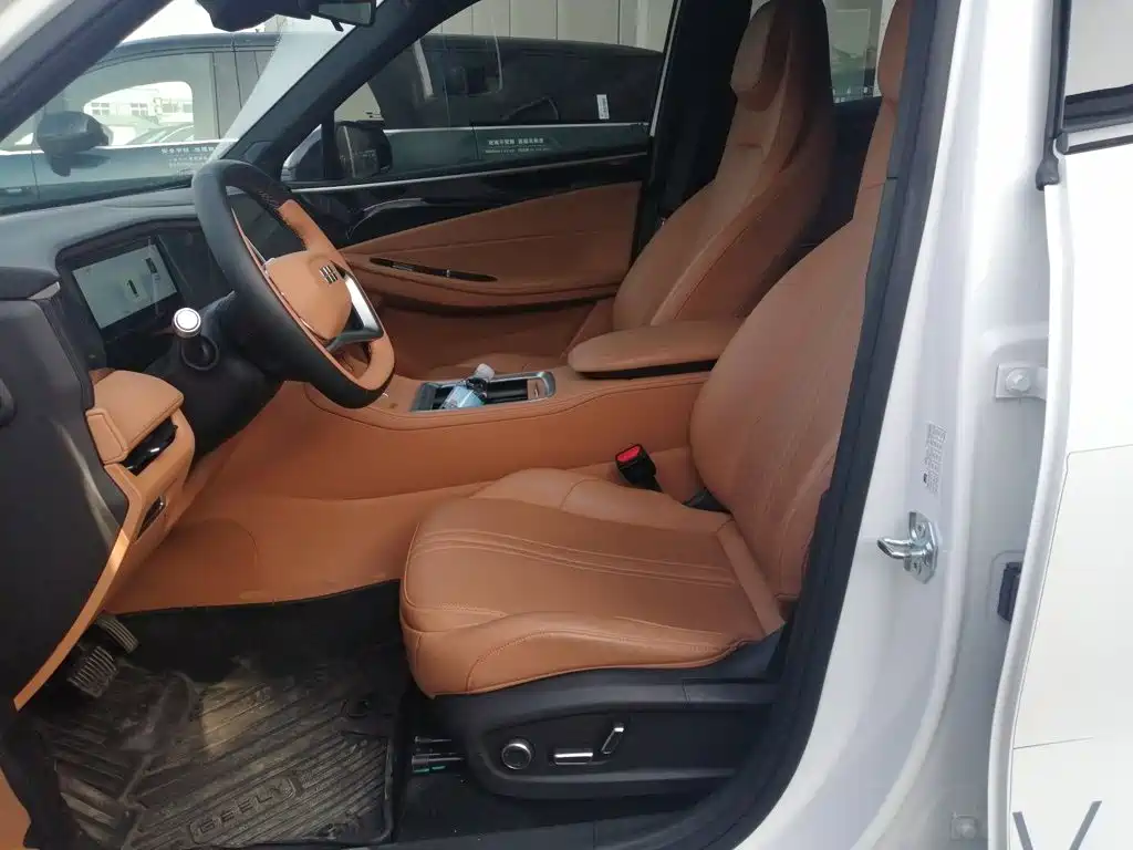 Geely Galaxy Galaxy L7 2025 2025 EM-i 115km Explorer+ Edition