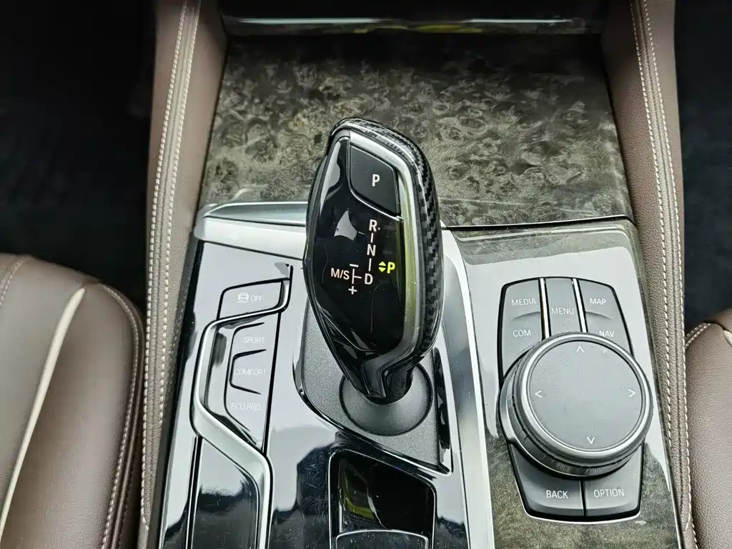 Фото 13 - BMW 5 Series