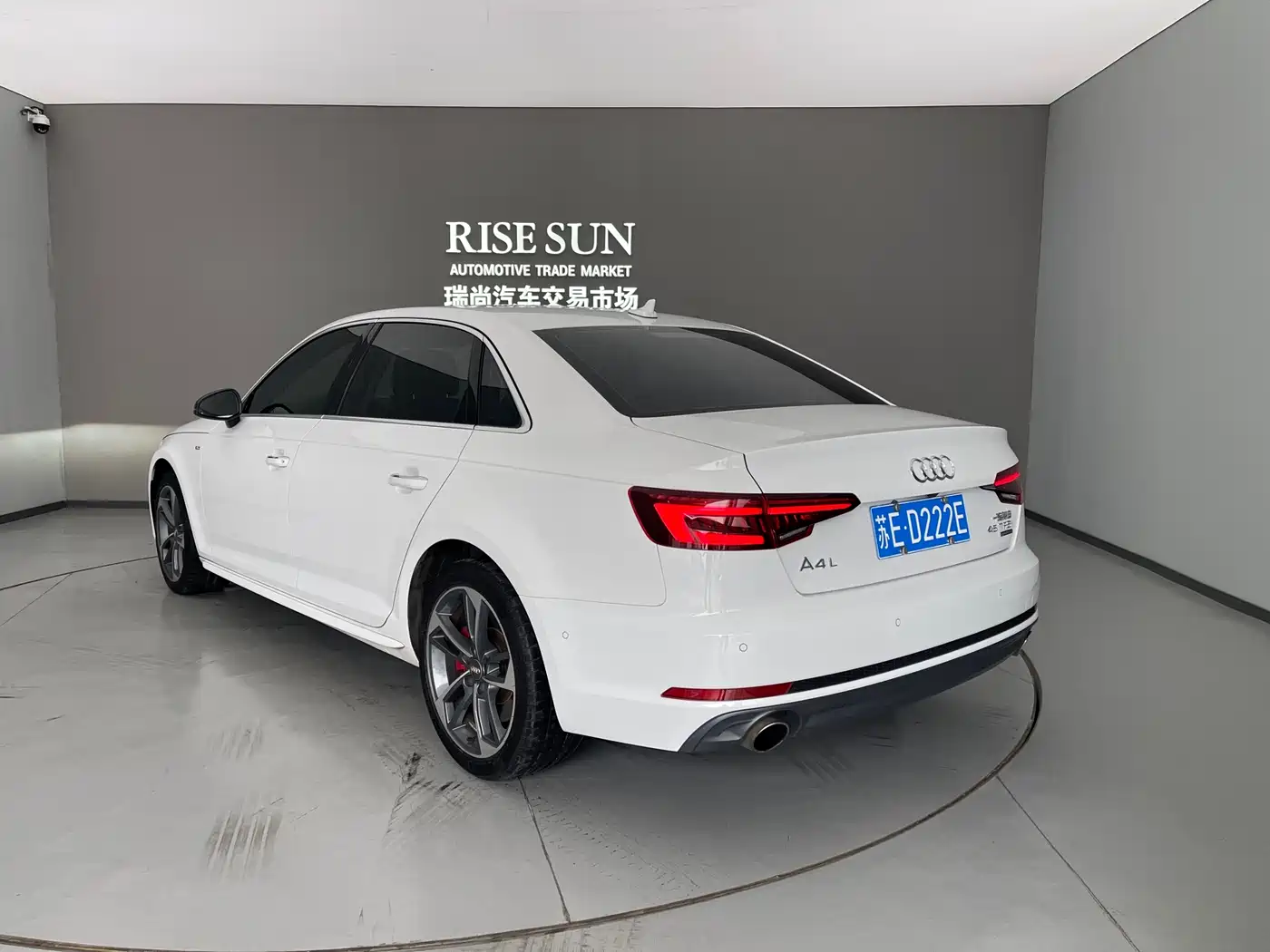 Audi A4L 2018 30th Anniversary 45 TFSI quattro Sport фото 9