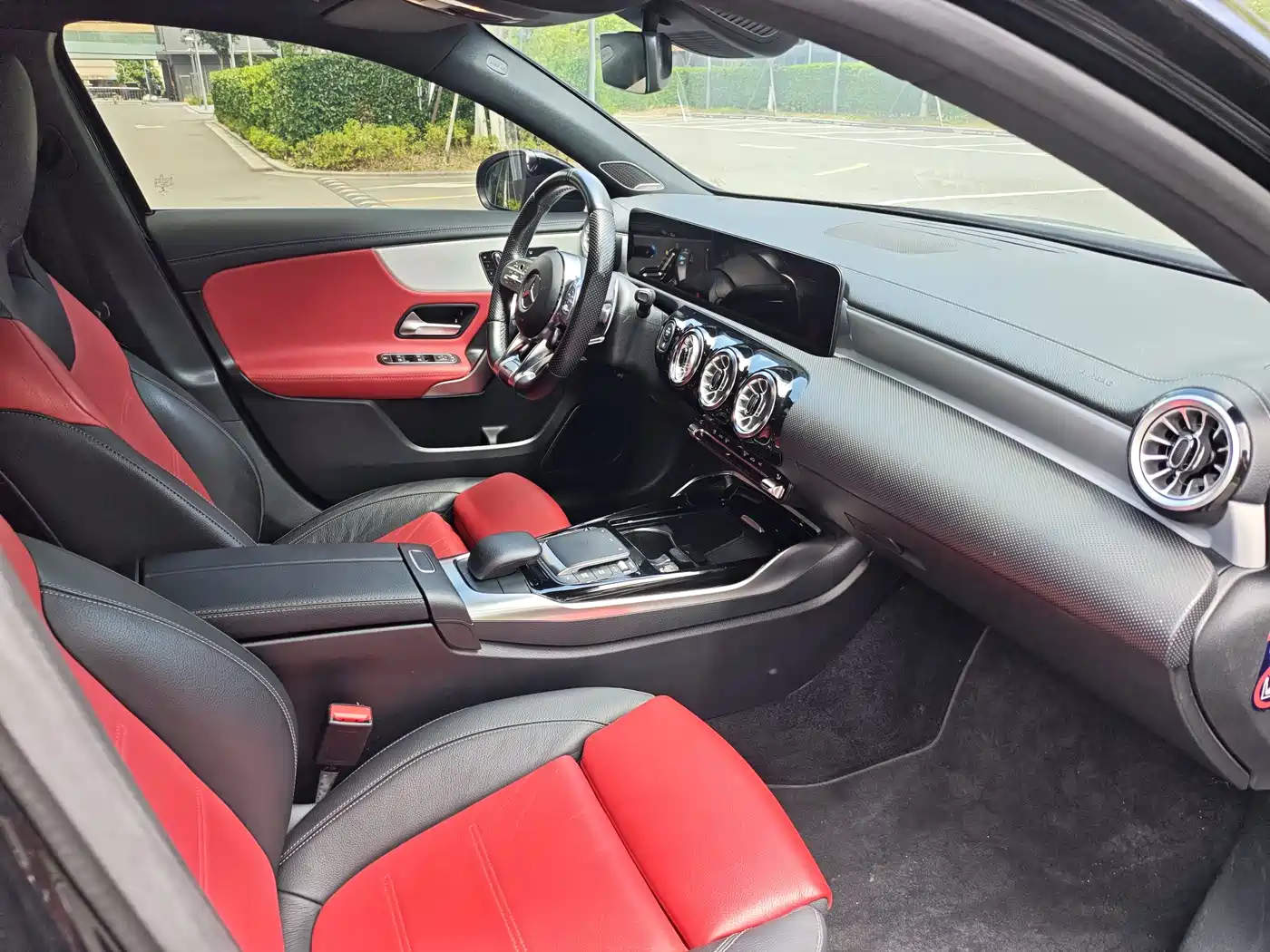 Mercedes-Benz A-Class AMG (Import) 2023 AMG A 35 4MATIC Sun Edition фото 12