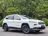 Фото 3 - Jeep Cherokee