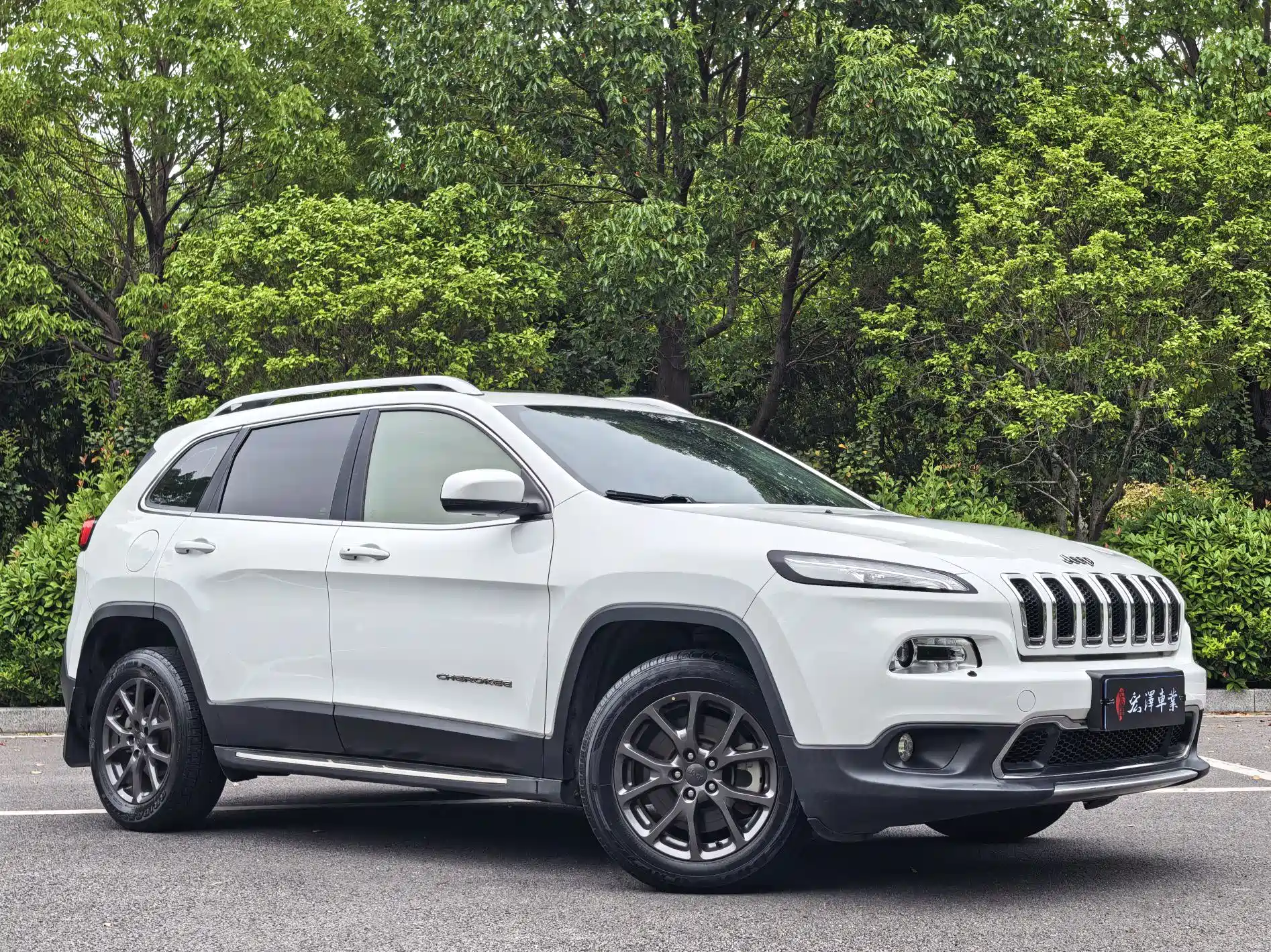 Фото 3 - Jeep Cherokee