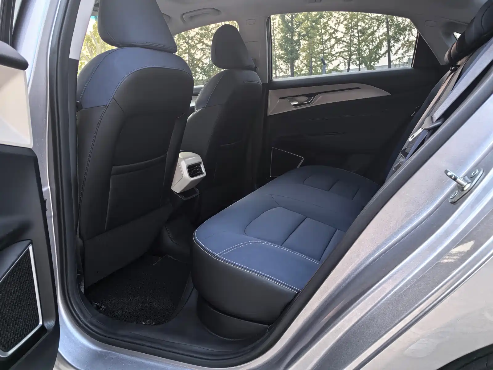 Фото 8 - Geely Geometry A