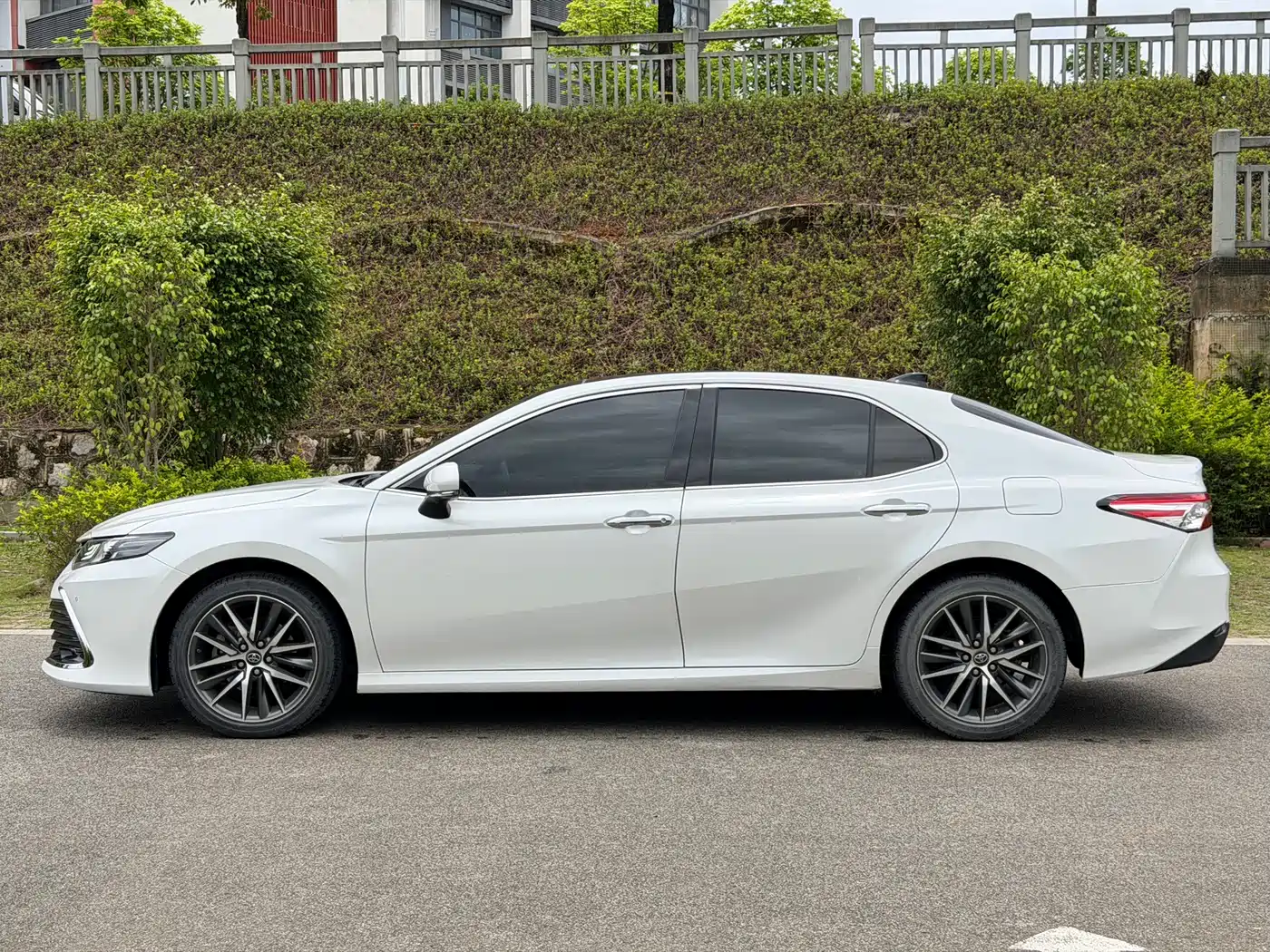 Toyota Camry 2021 2.5G Luxury Edition фото 3