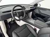 Photo 8 - Tesla Model Y