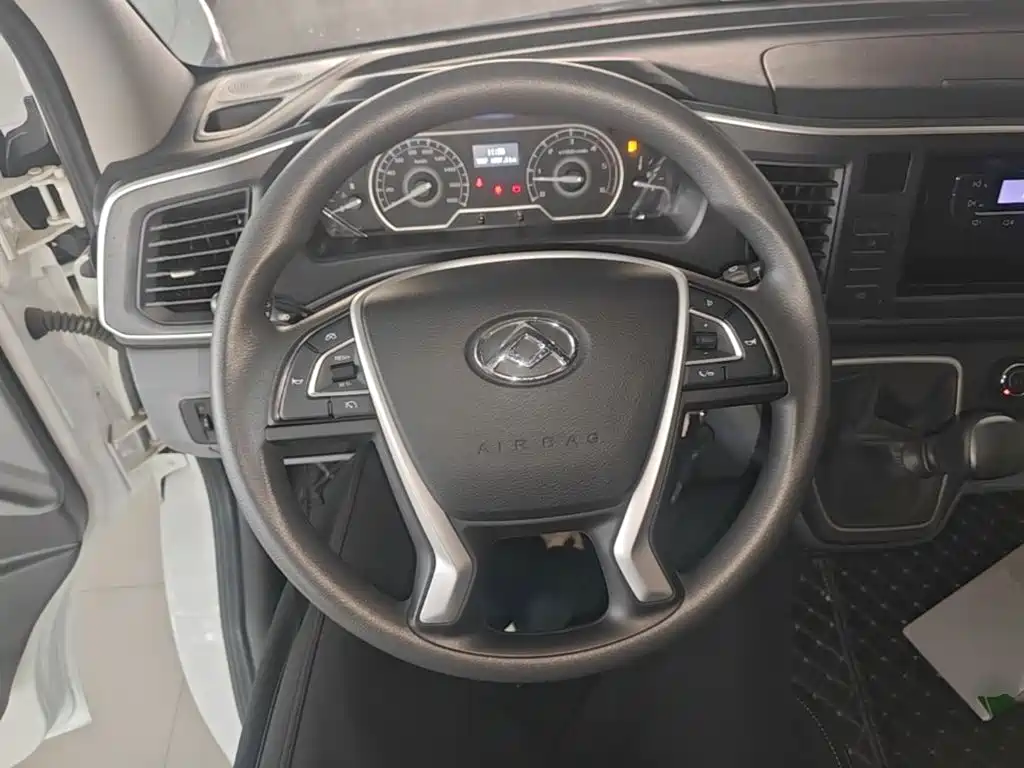 Maxus Xintu V80 2025 2025 Value Edition Aoyun 2.0T Manual Short Wheelbase Medium Roof 127Ps 5/6-seater