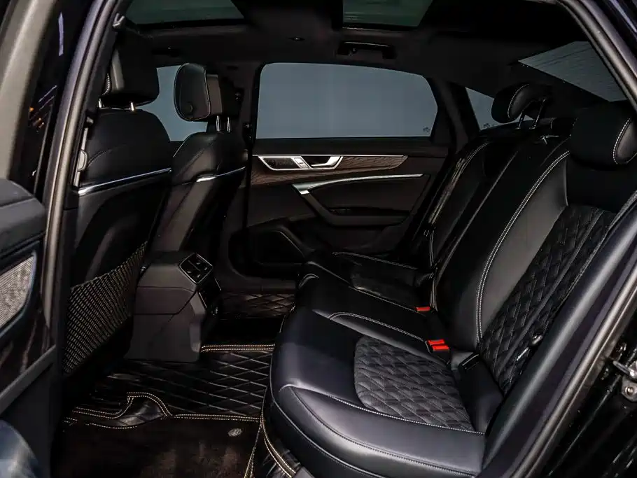 Photo 10 - Audi A6L