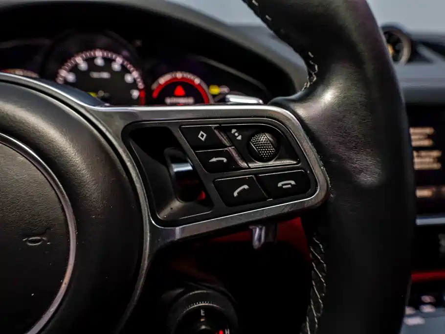 Photo 17 - Porsche Cayenne New Energy