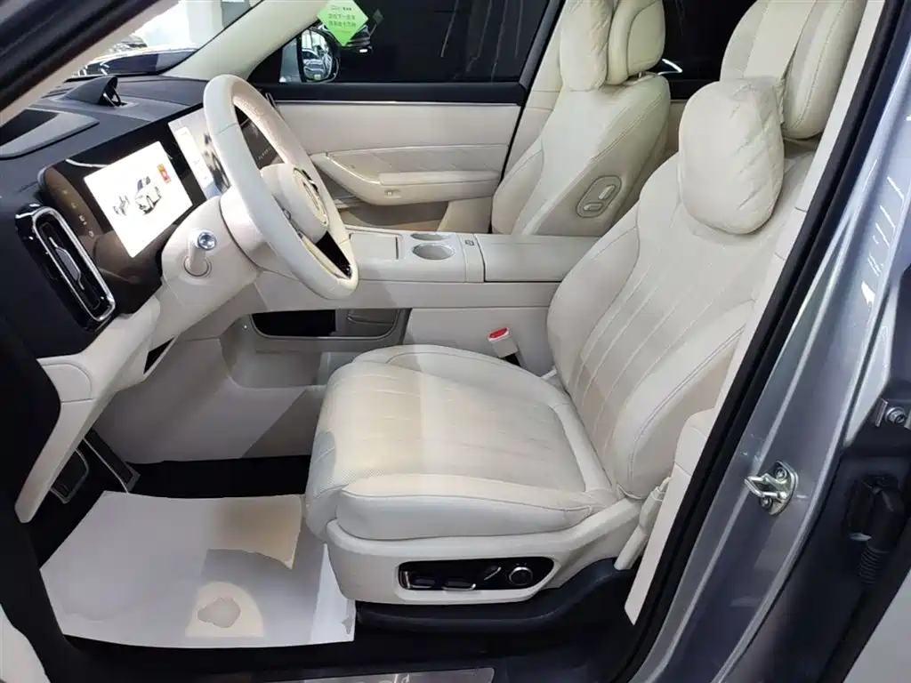 AITO Wenjie AITO M8 2025 Model Extended Range Ultra Edition 53.4kWh 5-Seater фото 15