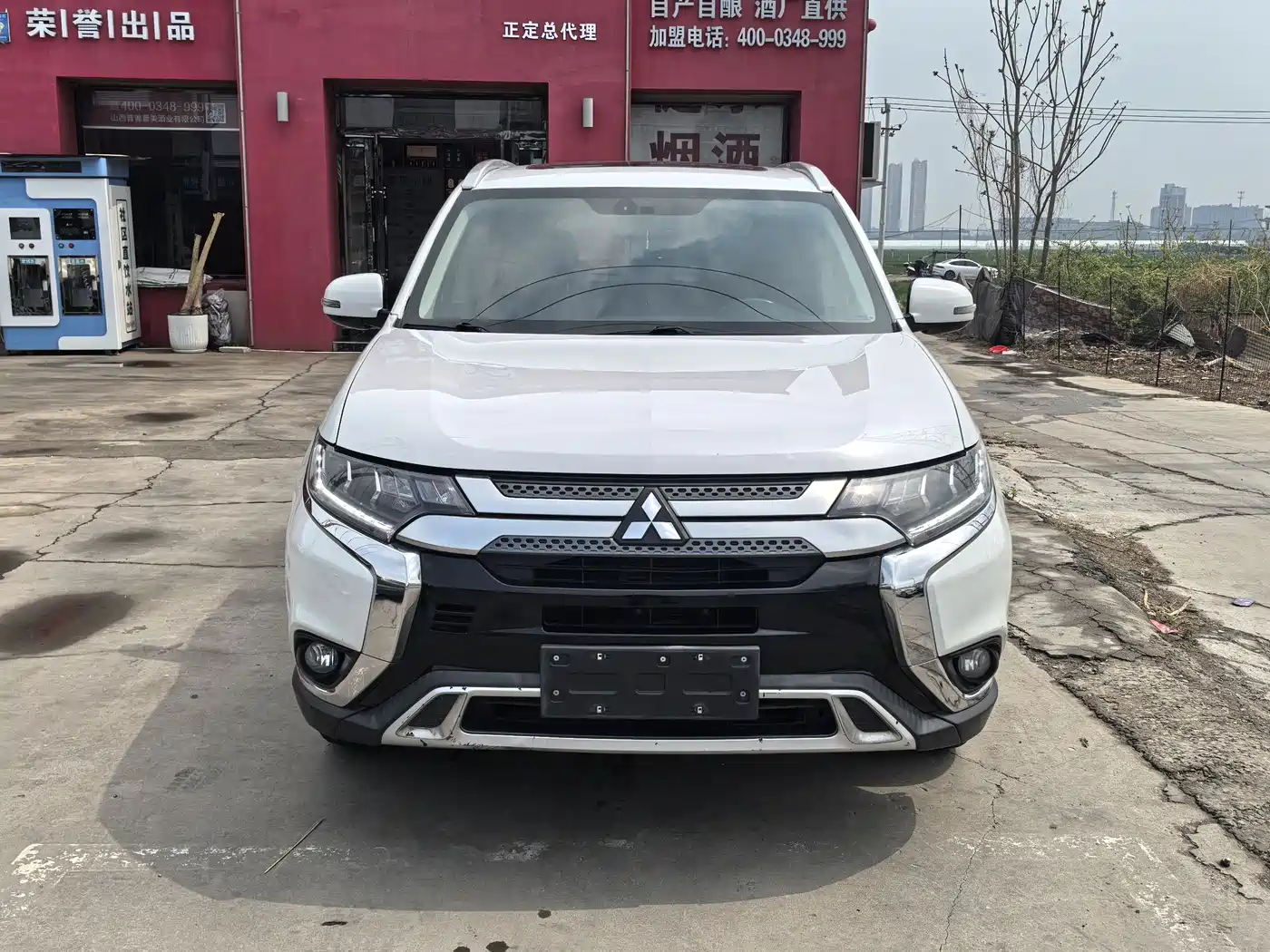 MITSUBISHI OUTLANDER