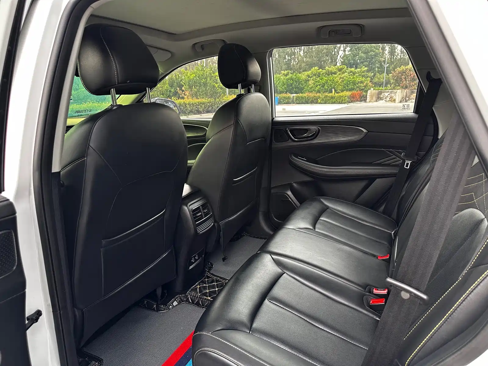 Фото 8 - Roewe RX5