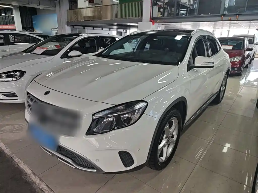 Mercedes-Benz GLA 2017 GLA 200 Dynamic фото 2