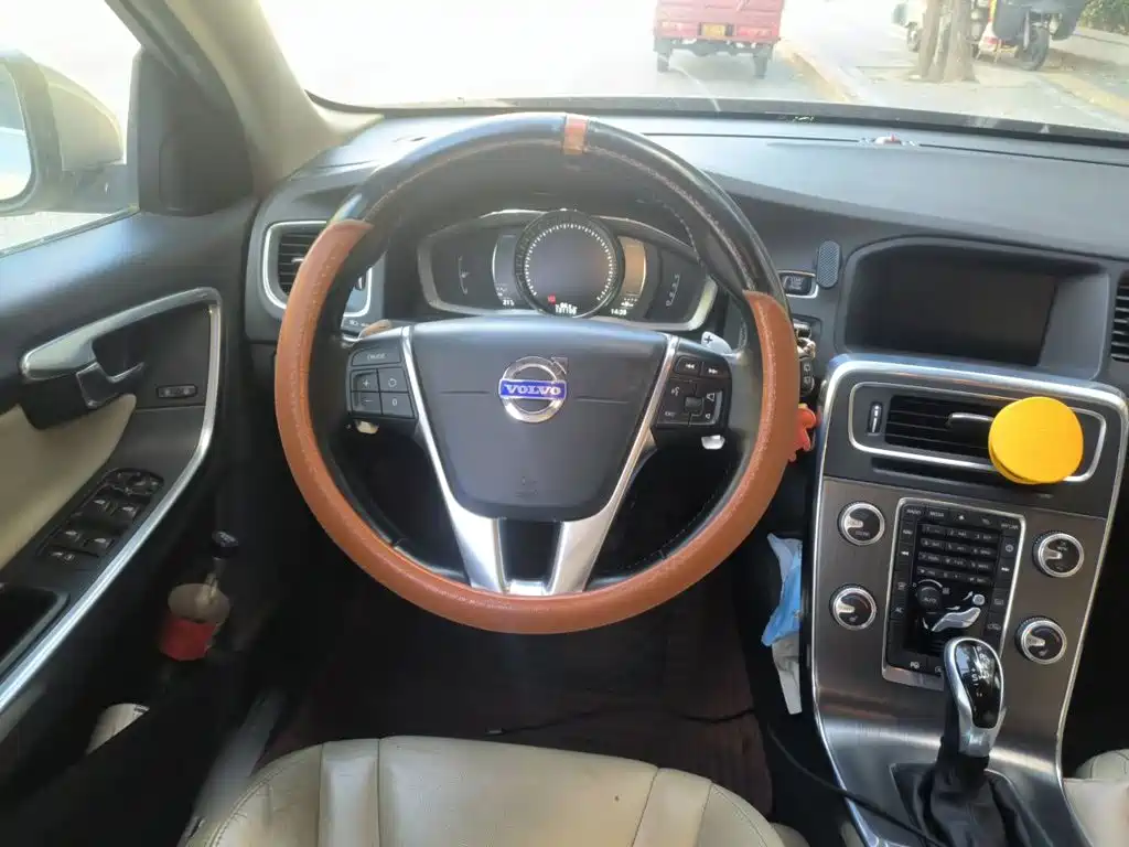 Volvo V60 2016 2015 T5 Momentum