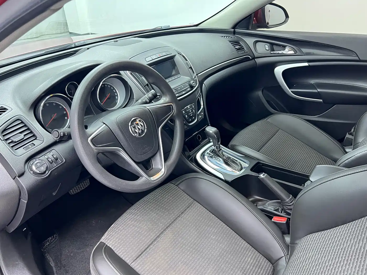 Buick Regal 2015 1.6T Leading Tech Edition фото 4