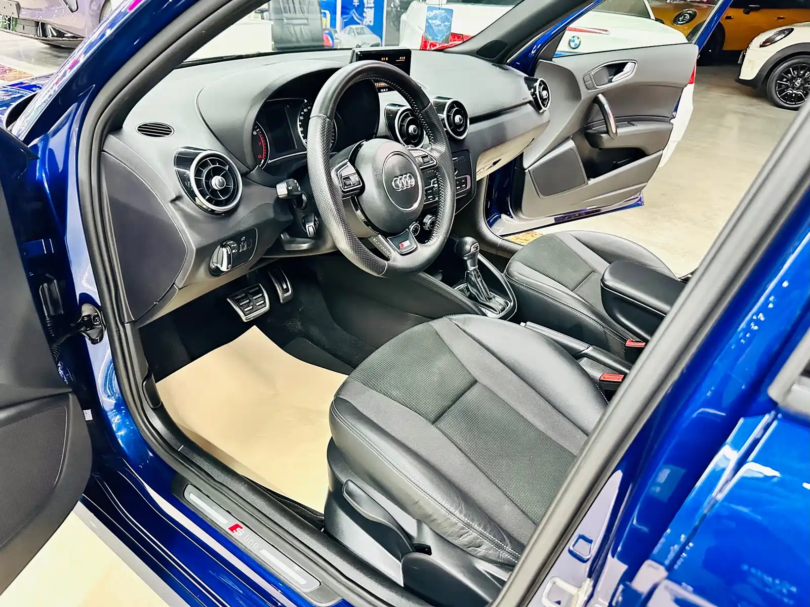 Фото 19 - Audi A1