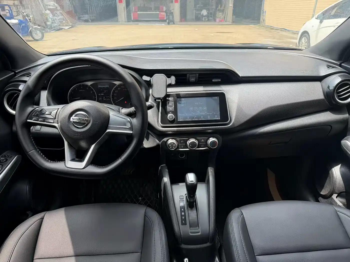 Photo 9 - Nissan Kicks