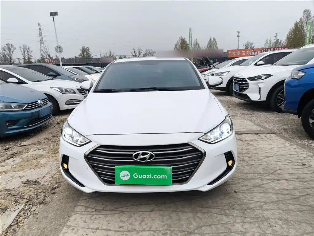 Hyundai Elantra 2018 1.6L Automatic 15th Anniversary Special Edition фото 3