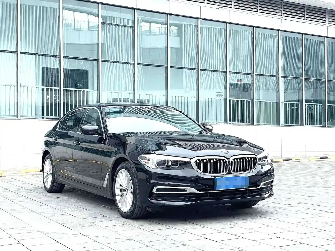 BMW 5 Series 2019 530Li Leading Luxury Package фото 2