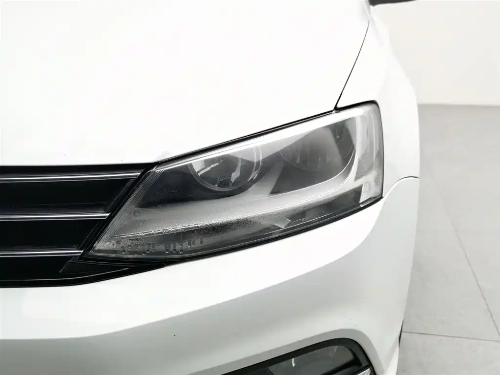 Volkswagen Sagitar 2017 1.6L Manual Comfort фото 7