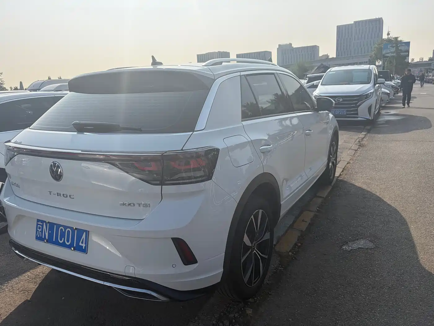 Volkswagen T-ROC 2025 2024 300TSI DSG FWD Starlight Edition