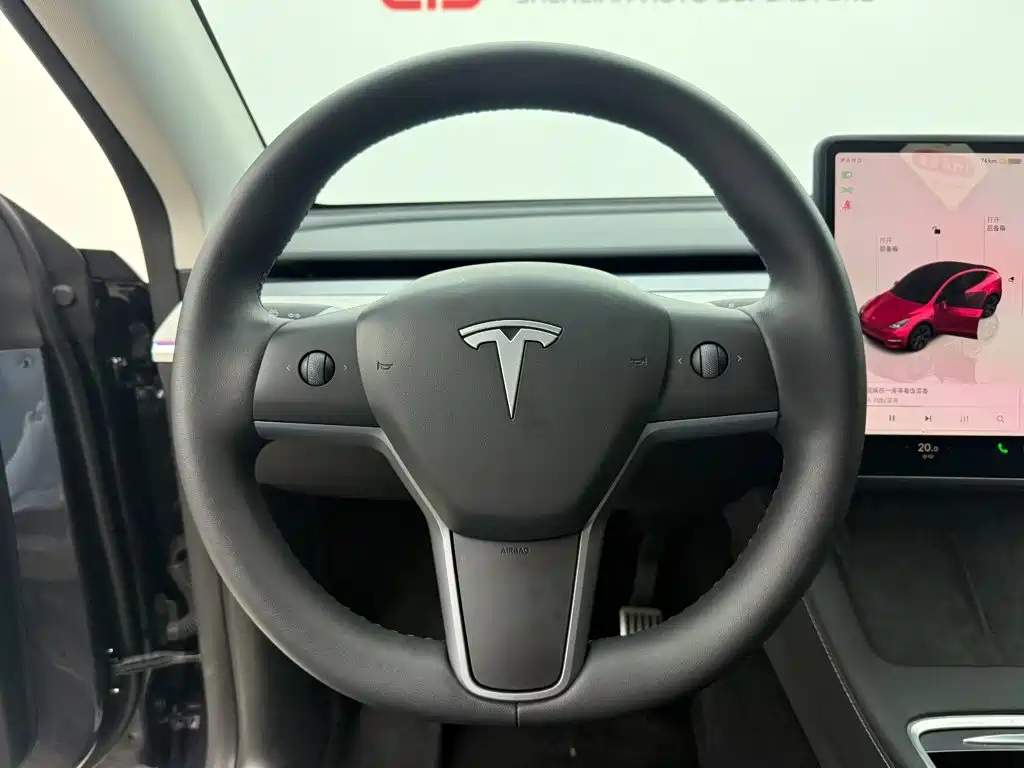 Фото 12 - Tesla Model Y