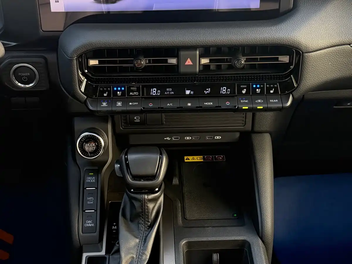Photo 13 - Toyota Prado