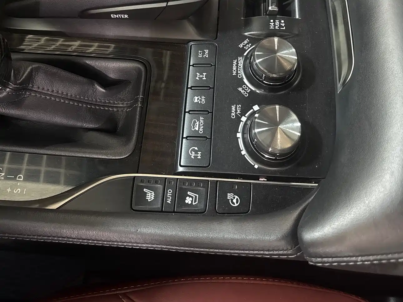 Lexus LX 2016 570 Dynamic Luxury Edition фото 12