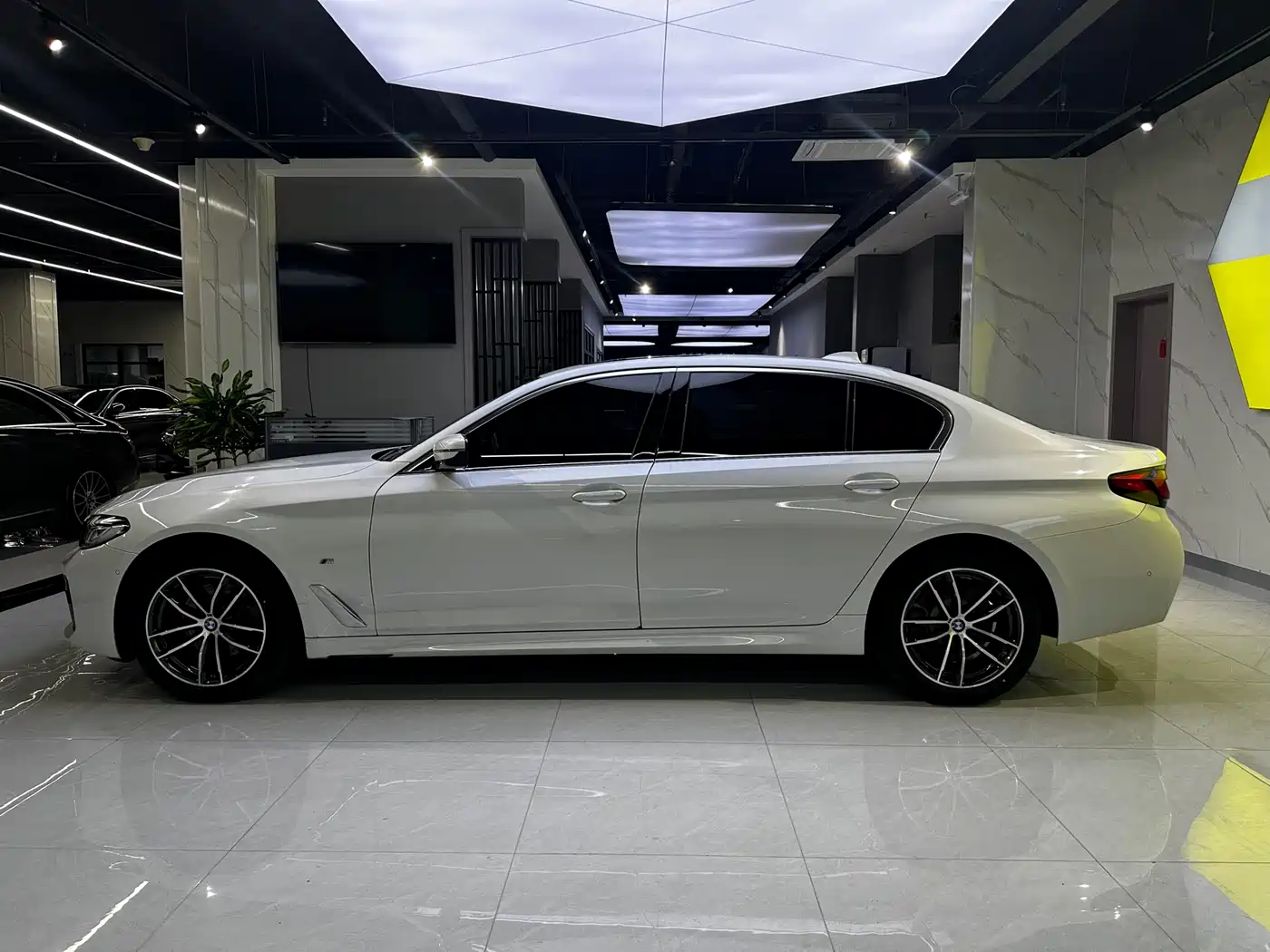 BMW 5 Series 2022 Facelift 525Li M Sport Package фото 3