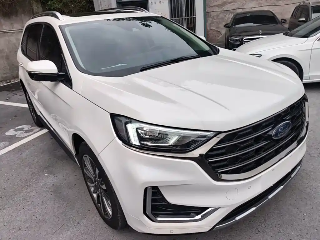 Фото 4 - Ford Edge