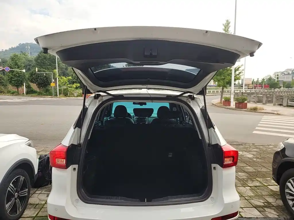 Фото 19 - Haval M6