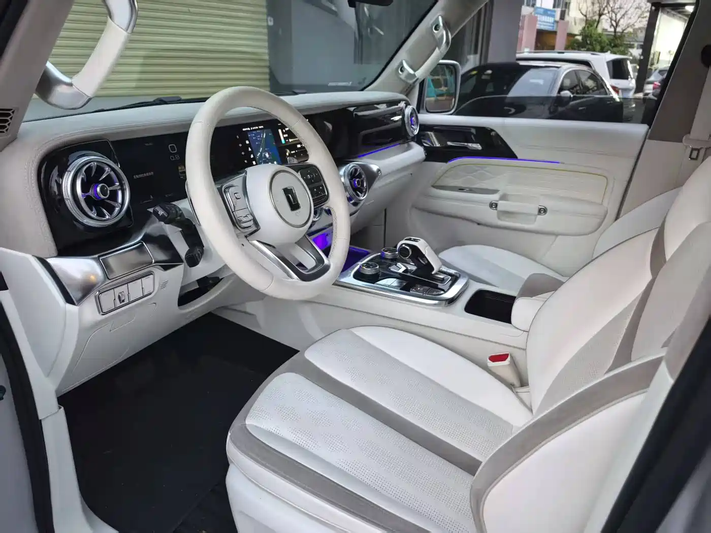 TANK CO CREATION TANK 300