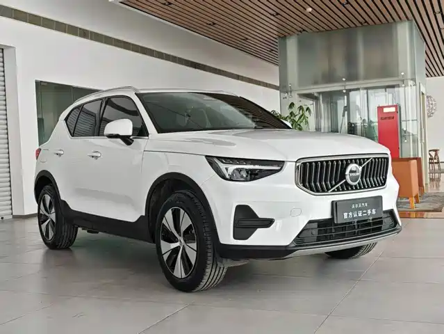 Volvo XC40 2024 B3 Smart Elite Luxury Edition — фото 3