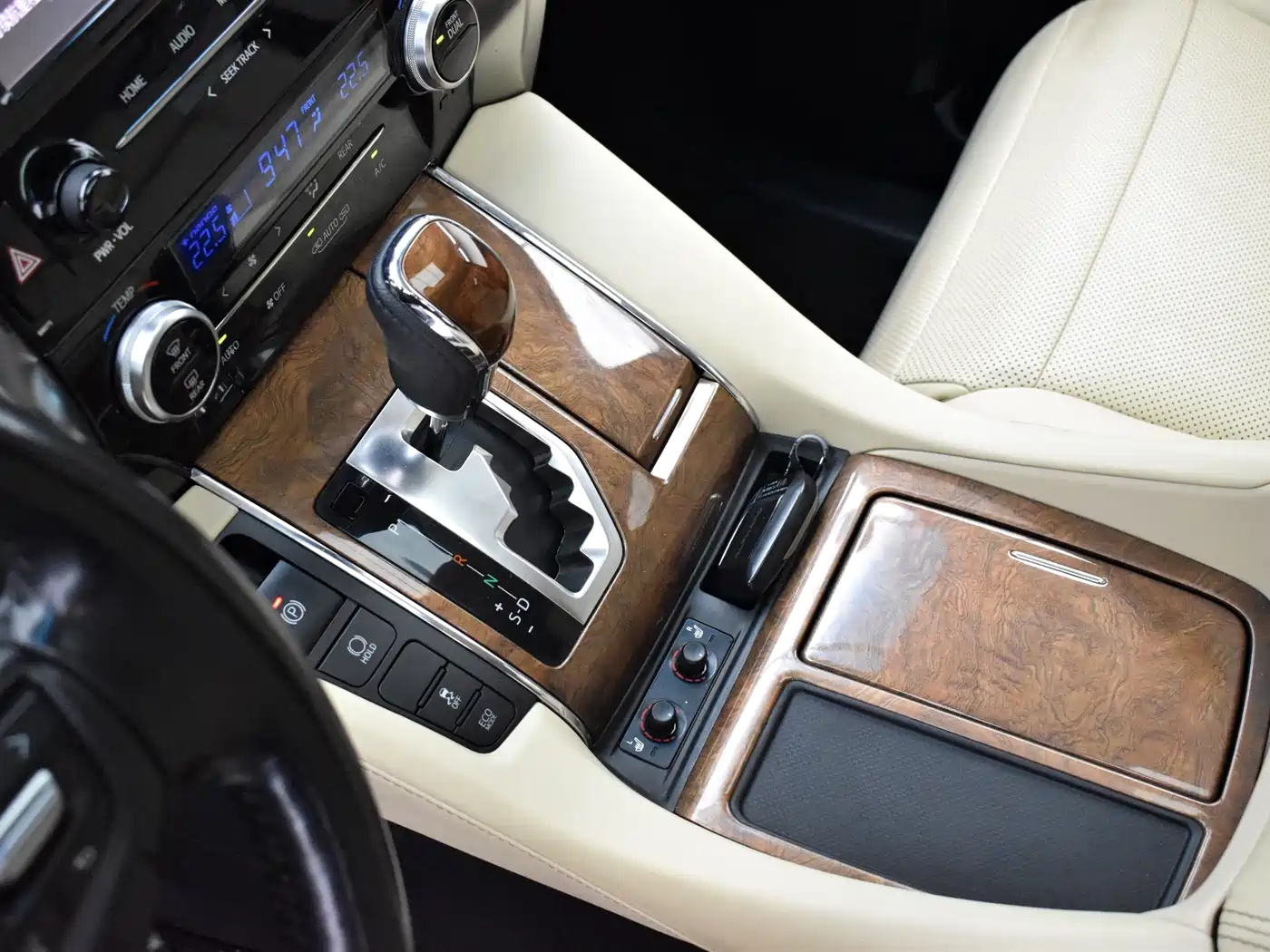 Toyota Alphard 2015 3.5L Premium Edition фото 13